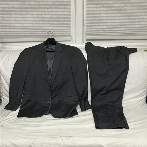 Men's Grey Suit Jacket and Pants